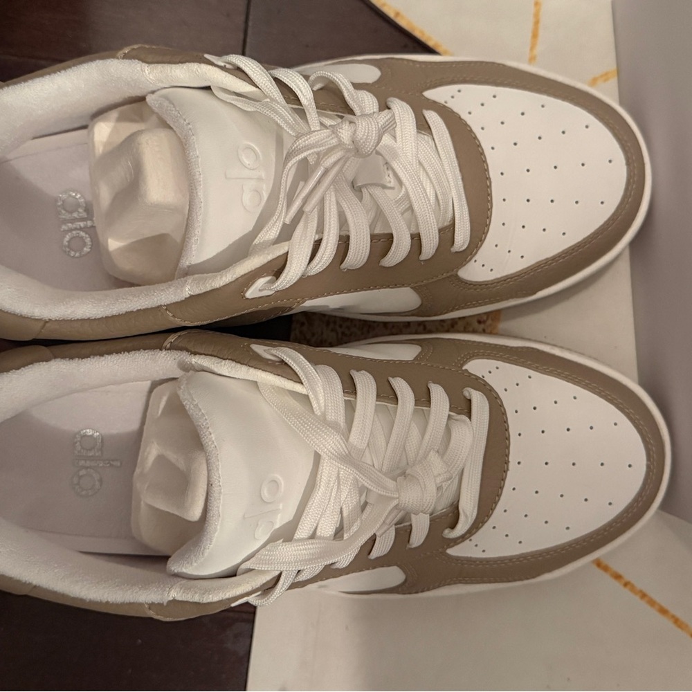 ALO Yoga Women's Low-Top Sneakers in White and Taupe
